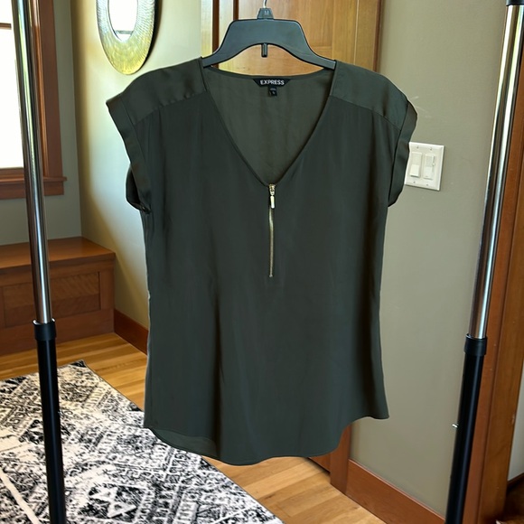 Express Cap Sleeve Blouse. V Neck Zipper Detail Sz Small Army Green - Picture 1 of 6